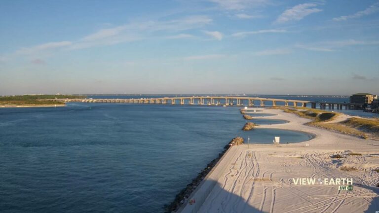 Whale’s Tail Beach Cam Live from Miramar Beach, Florida.